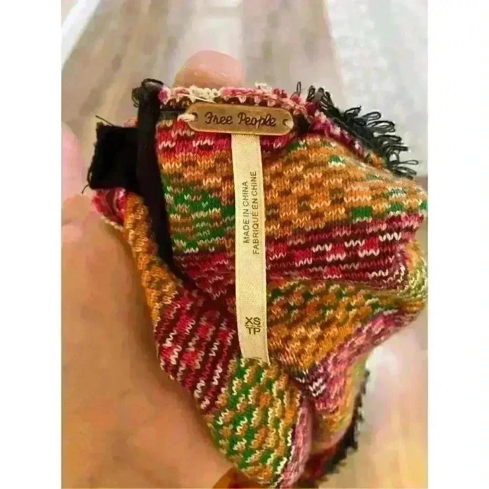 Nwt free‎ PEOPLE 𝅺Rare Hearts Crochet Knit Dress/Tunic, XS. - Picture 7 of 10